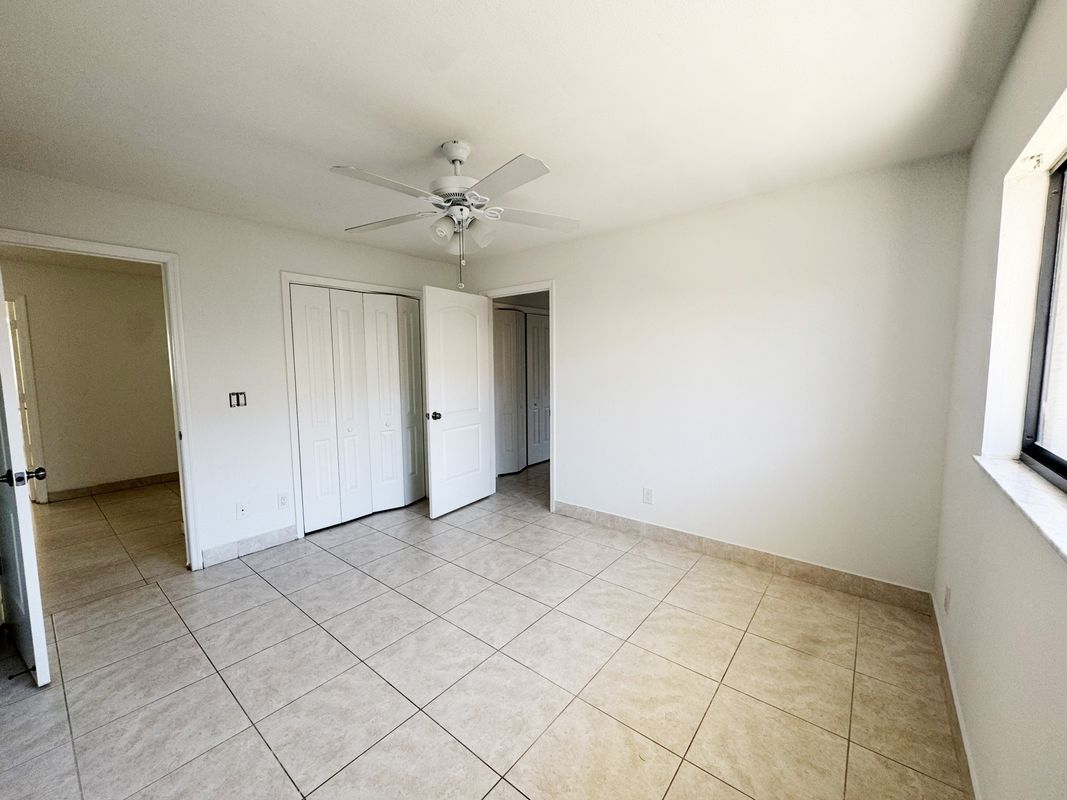 Building Photo - 630 105th Ave N