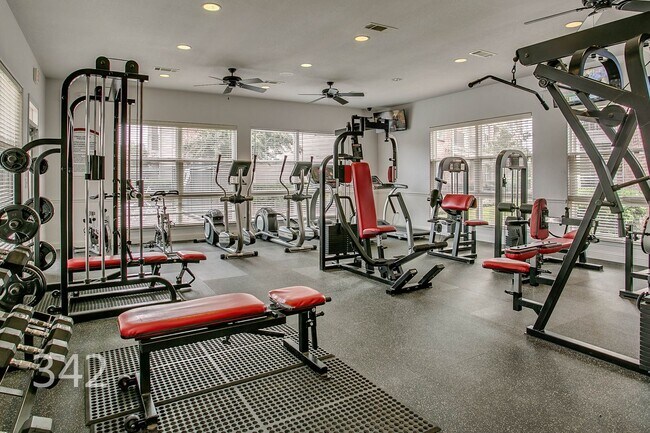 Building Photo - 600 13th St E