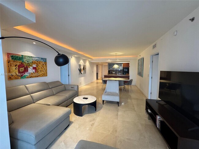 Building Photo - 1830 S Ocean Dr