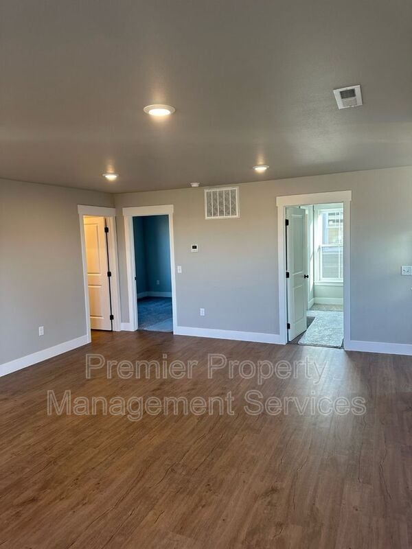 Building Photo - 6047 Elysian Rd
