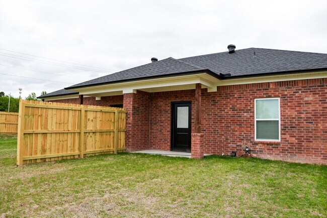 Building Photo - 1644 Crosswood Ct