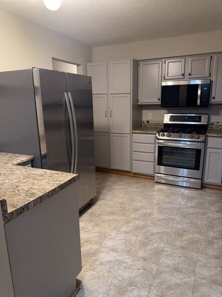 Building Photo - 11898 Tulip St NW