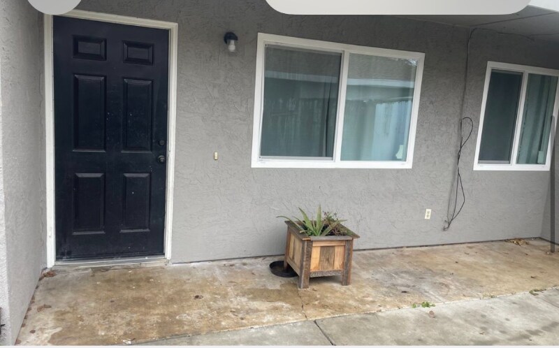 Building Photo - 581 Stratford Ct