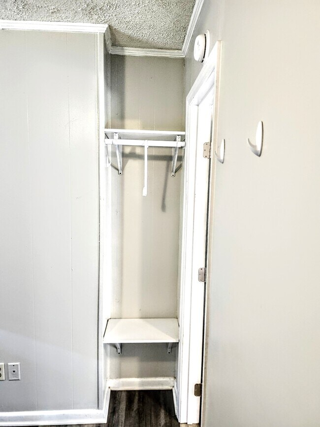 Closet in 2nd bedroom - 5409 Hilltop Ave