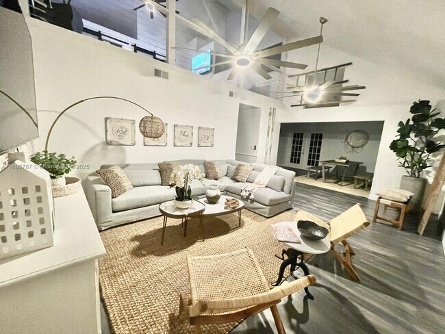 Building Photo - 4700 Regina Dr