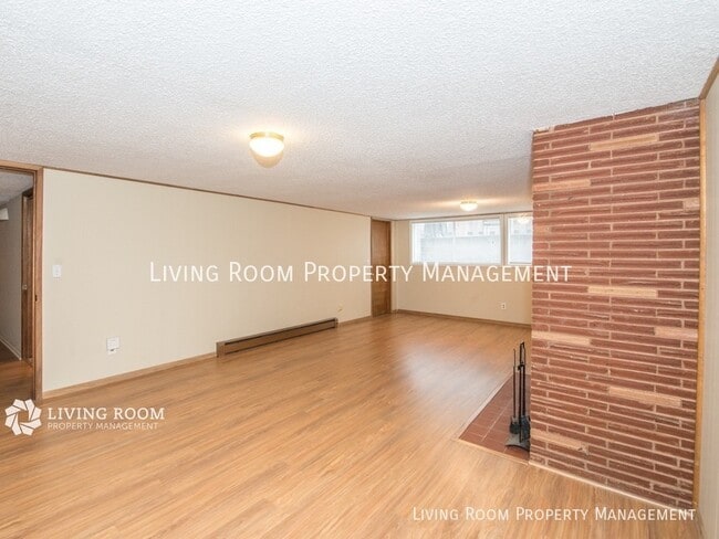 Building Photo - 8607 N Leonard St