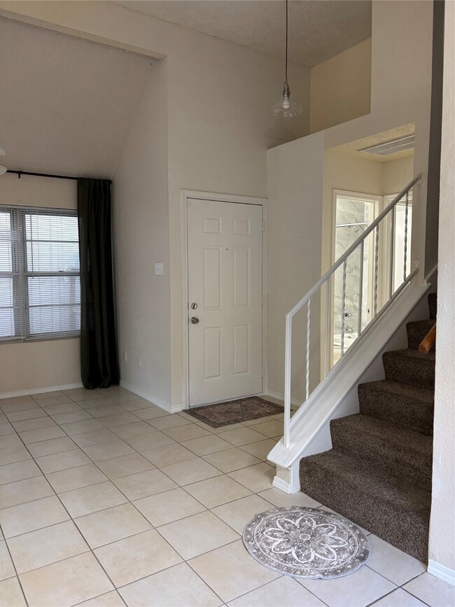 Building Photo - 18619 S Lyford Dr