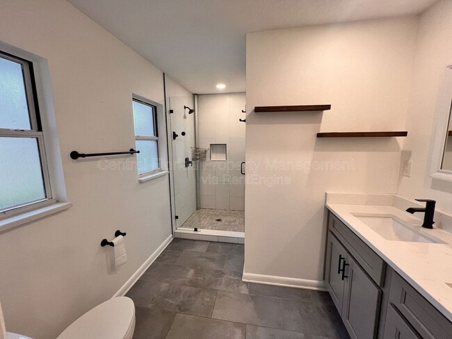 Building Photo - 2080 Thunderbird Trail