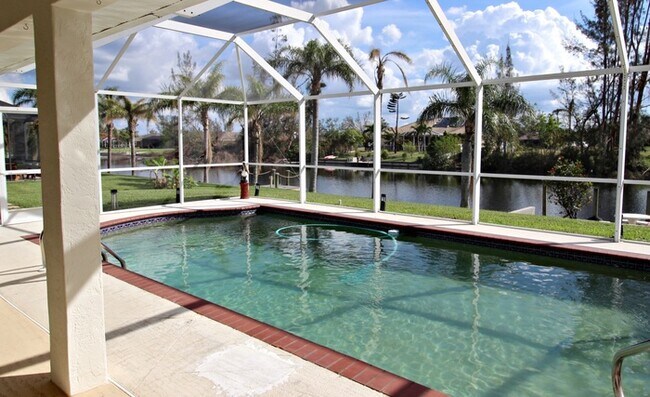 Building Photo - 138 SE 20th St