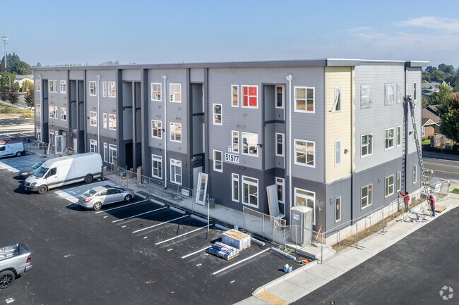 Building Photo - Candlelight - Modern Scappoose Apartments!