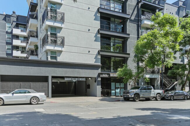 Building Photo - 525-511 Eleventh Ave