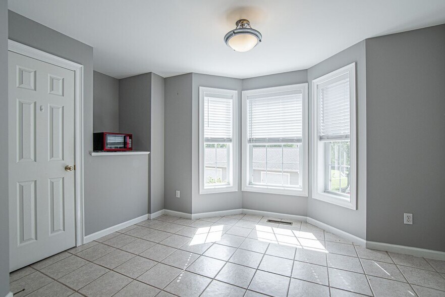 Building Photo - 157 Leeder Hill Dr