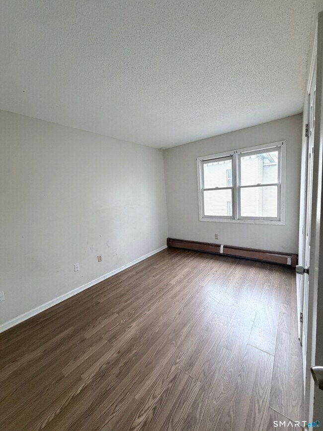 Building Photo - 92 Arch St