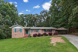 Building Photo - One level - Brick Ranch - Spacious 3 bedroom/2 bath in cul-de-sac lot.  $1800.00