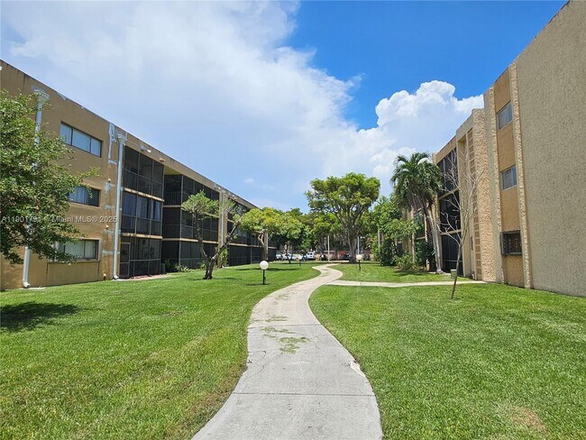 Building Photo - 8415 SW 107th Ave