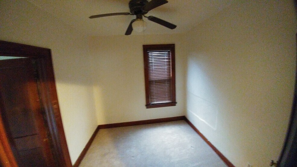 Bedroom - 1016 Morrison Ave