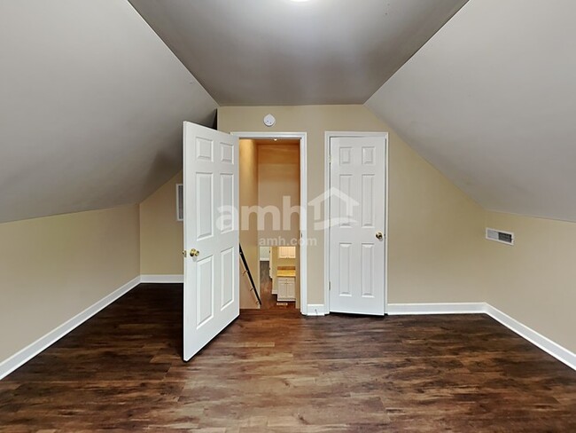 Building Photo - 1707 Arrow Head Dr