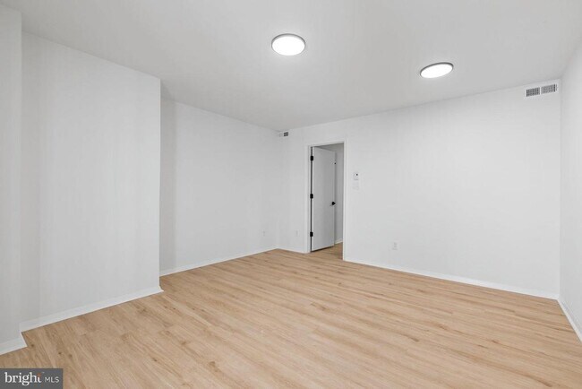 Building Photo - 207 S Patrick St