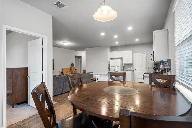 Building Photo - 129 Jubilee Dr