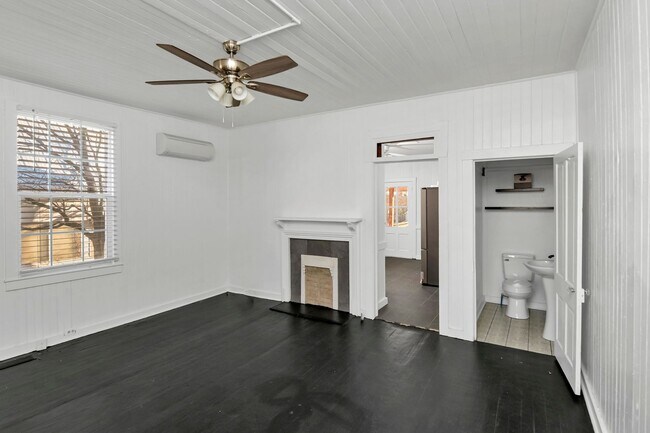 Building Photo - 203 Oliver St