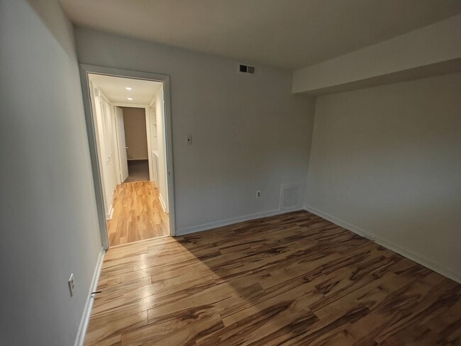 Building Photo - Two bedroom condo