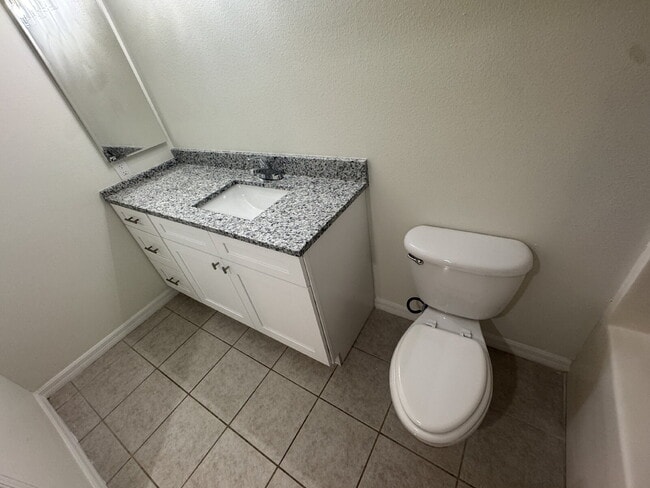 Building Photo - "Charming 3-Bed, 2-Bath Gem in Riverview – Spacious 1151 Sq. Ft. Haven Awaits!"