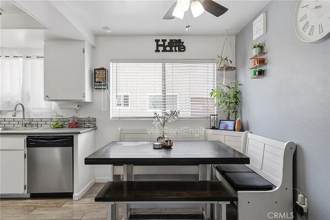 Building Photo - 196 Whitney Ave