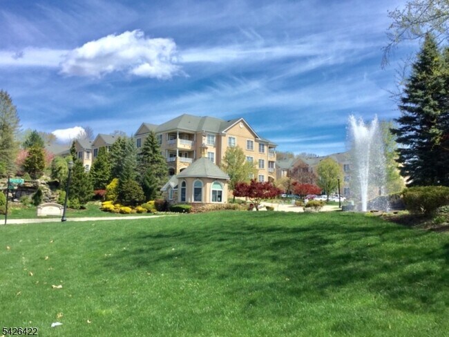 Building Photo - 2112 Clinton Ln