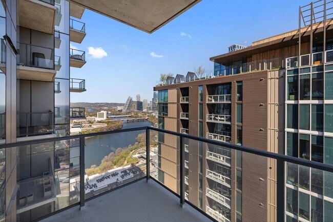 Building Photo - 44 East Ave