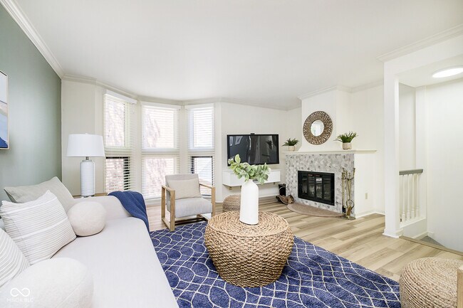 Building Photo - 592 E Vermont St