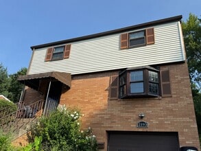 Building Photo - Luxury 3-Bedroom, 1-Bathroom House in Brookline!