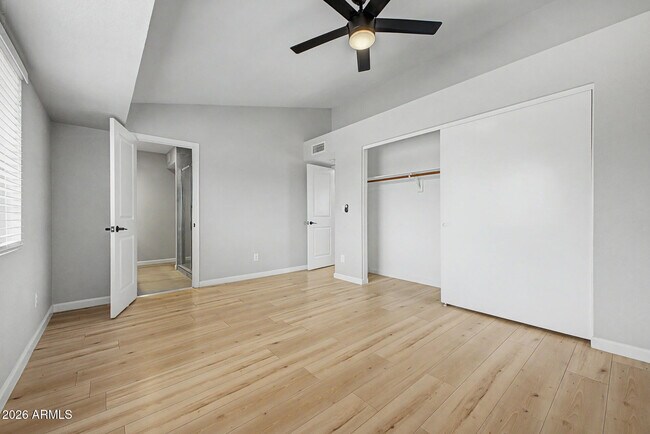 Building Photo - 908 W Ross Ave
