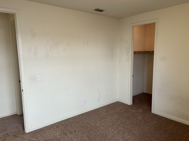 Building Photo - Gorgeous 3 Bedroom, 2 Bath Home in America...