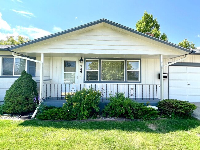 Building Photo - 4 bed 2 bath Single Family Home with Bonus Room, Fully Fenced Yard and Double Car Garage Close to...