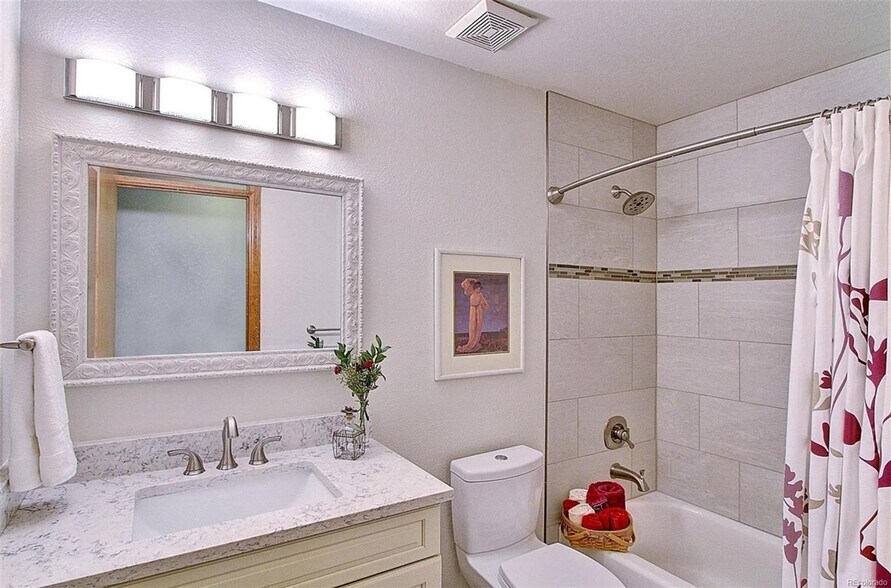 Building Photo - 13355 Fawn Ct