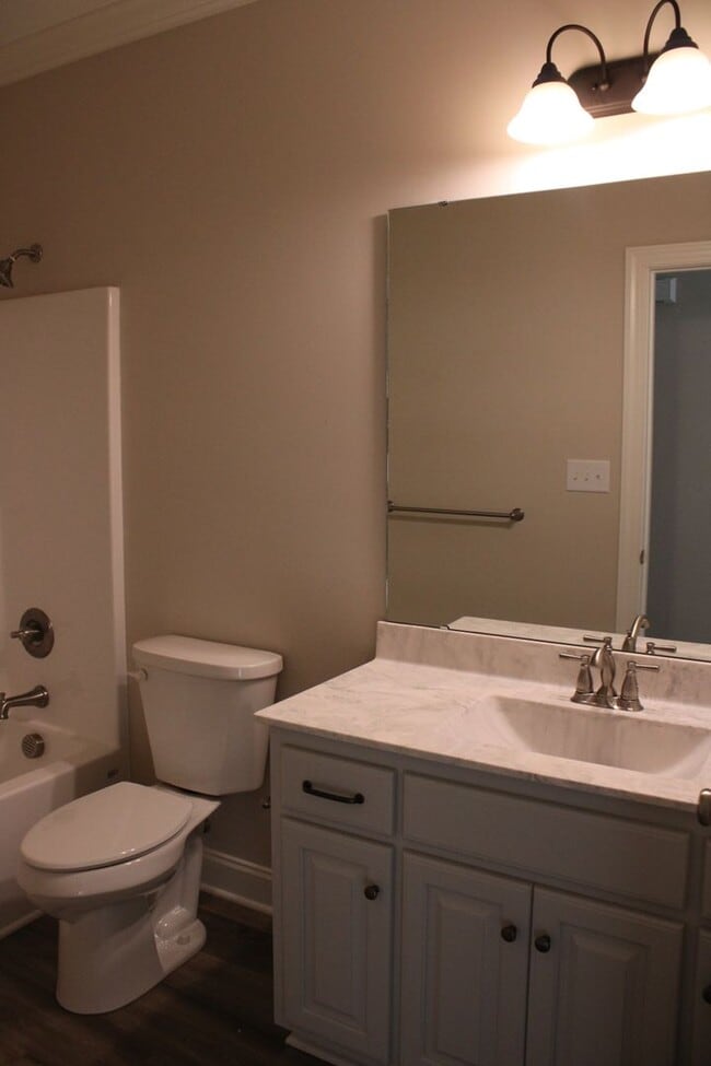 Building Photo - 4847 Jamestown Dr NW