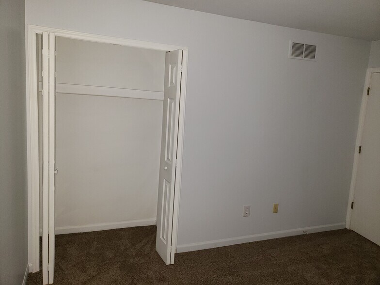Building Photo - 41177 S Woodbury Green Dr