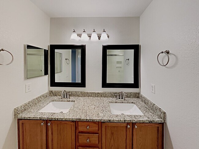 Building Photo - 26139 Flinton Dr