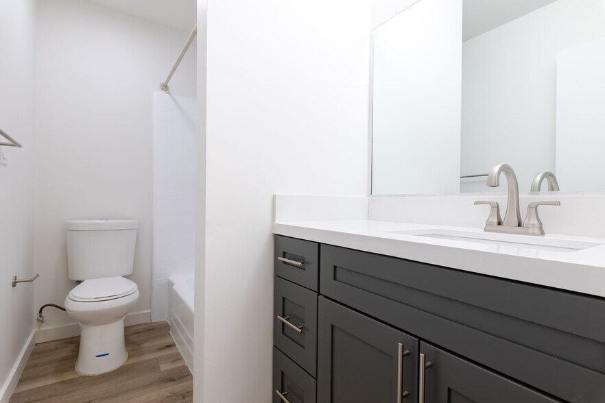 Interior Photo - 1 & 2 Bedroom Apartment in KoreaTown, Los ...