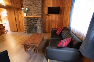 Building Photo - 956 W White Mountain Blvd