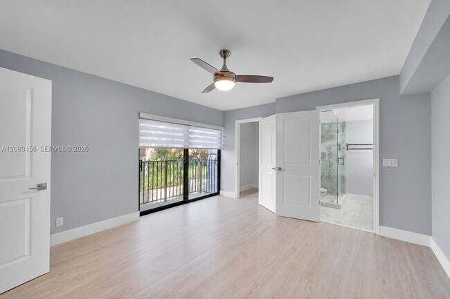 Building Photo - 9861 NW 6th Ct