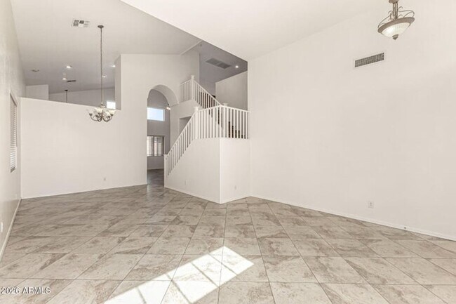 Building Photo - 8760 W Augusta Ave