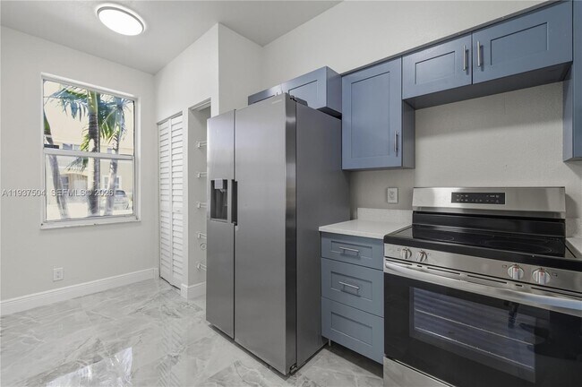 Building Photo - 810 NE 212th Terrace