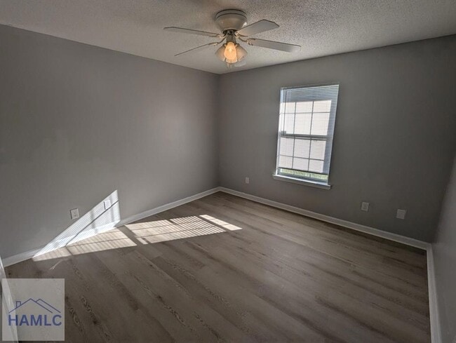 Building Photo - 971 Yale Ct