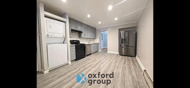 Building Photo - 2 bedroom in Brooklyn NY 11249