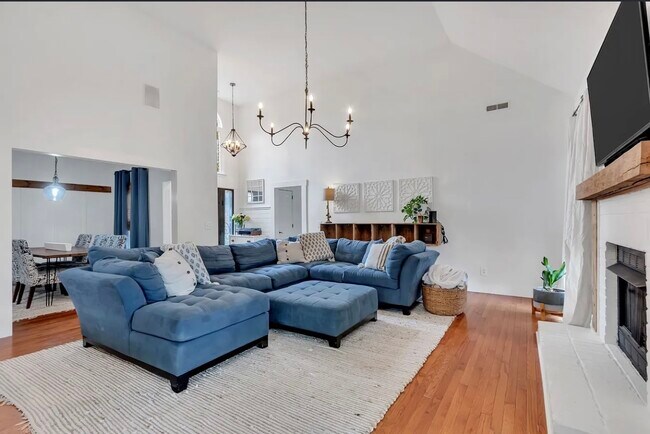 Building Photo - 2779 Landcashire Ct