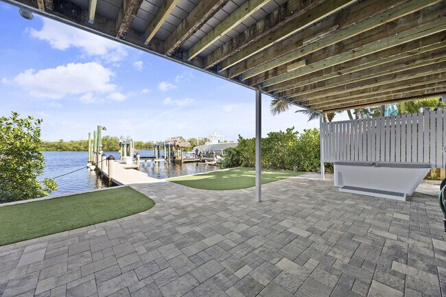 Building Photo - 207 Elsa Rd