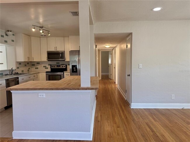 Building Photo - 2801 Nancy St