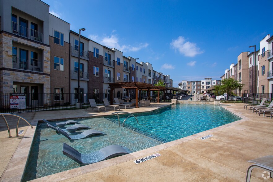 Epic Apartments 3200 S Interstate 35 E Denton TX 76210 Apartment Finder