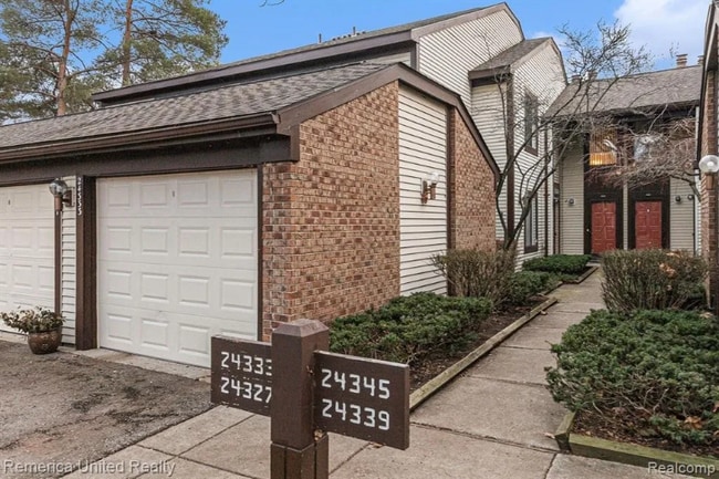 Building Photo - 24333 Evergreen Rd